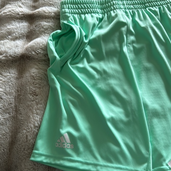 Boys adidas shorts size medium 10/12 - Picture 5 of 5